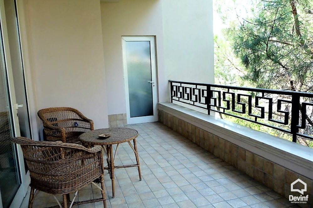 Tirane Qera Apartament 3+1+A Apartament ne zonen e Bllokut apartament