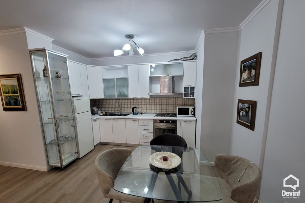 Tirane Qera Apartament 1+1+A Apartament i ri prane Piramides apartament