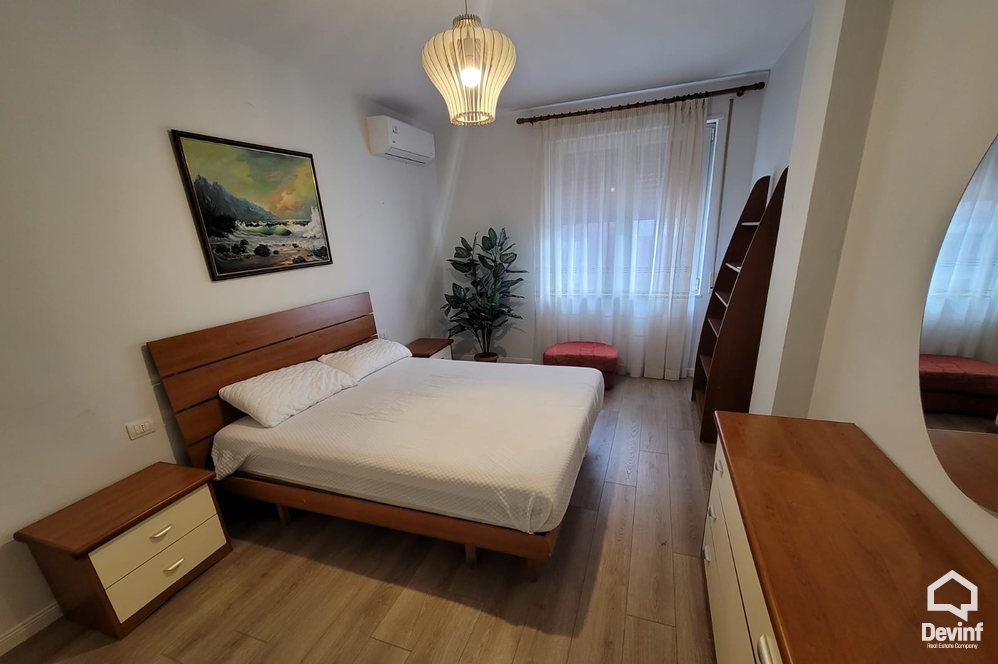 Tirane Qera Apartament 1+1+A Apartament i ri prane Piramides apartament