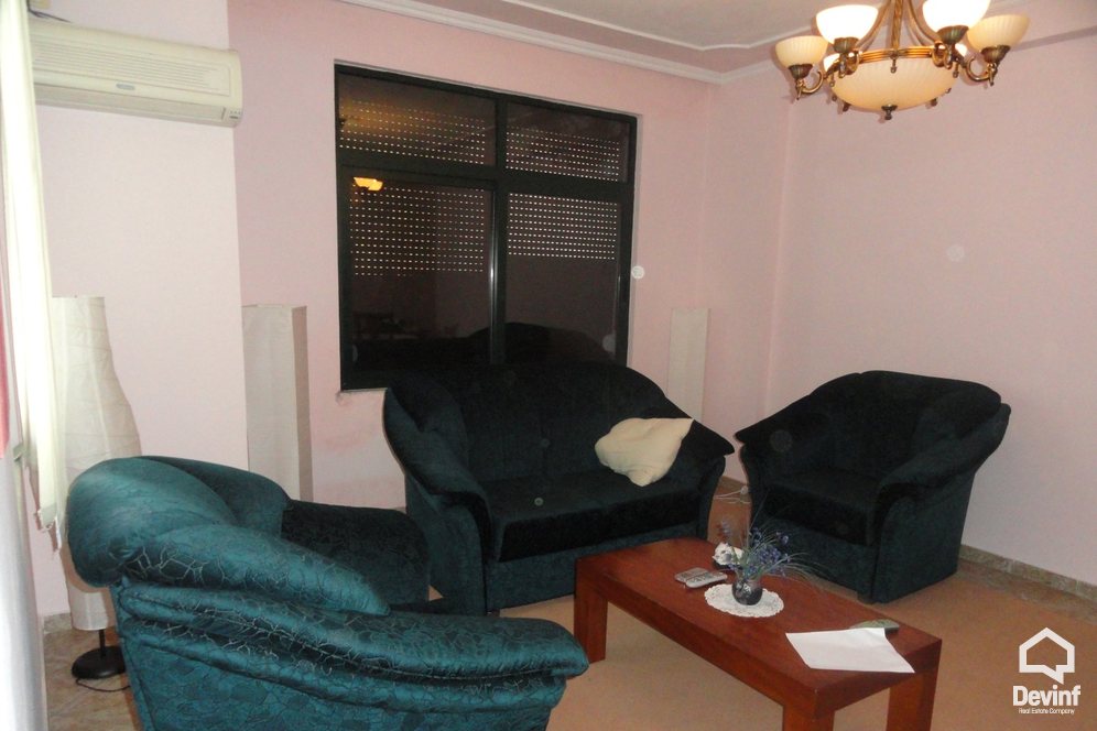 Me Qera Apartament 3+1+G Prane Drejtorise se Pergjitheshme te Higjenes Tirane