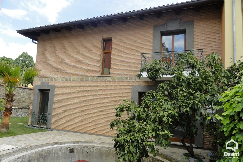 Tirane For Rent Villa  House in the City of Tirana 