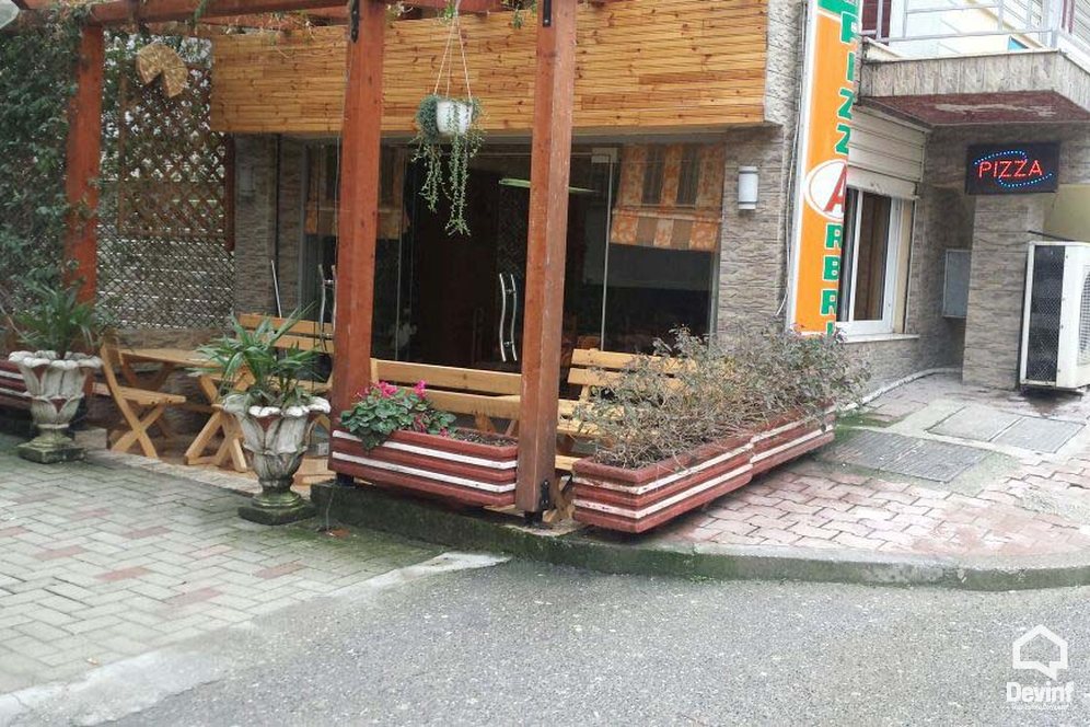 Tirane Shitje Bar-Restorant  Rruga Rrapo Hekali, perballe me Qendren Kristal ne Rr. Komuna e Parisit dyqan bar kafe