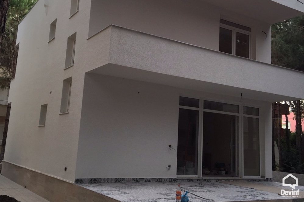Tirane Qera Apartament 2+1+A Apartament prane Piramides apartament zyre