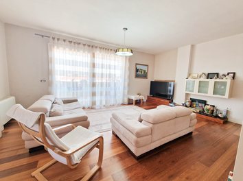 Apartament Shitje Rruga Eduard Mano, prane Kopeshtit Zoologjik