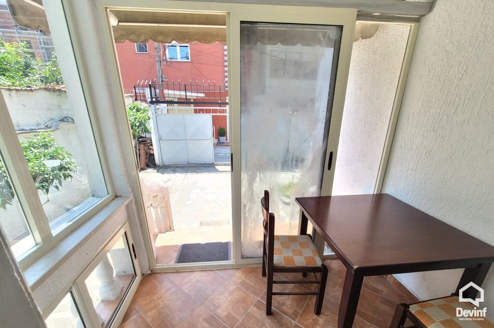 Tirane Qera Zyre 3+1 Shtepi 1-kateshe prane Rruges se Kavajes zyre spa qender estetike shtepi