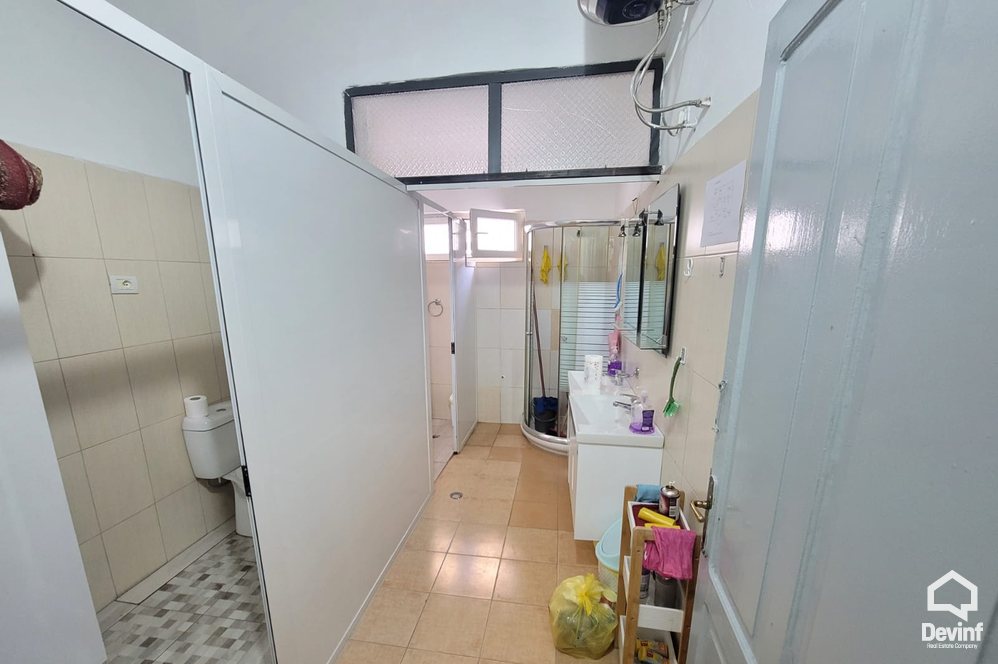 Tirane Qera Zyre 3+1 Shtepi 1-kateshe prane Rruges se Kavajes zyre spa qender estetike shtepi