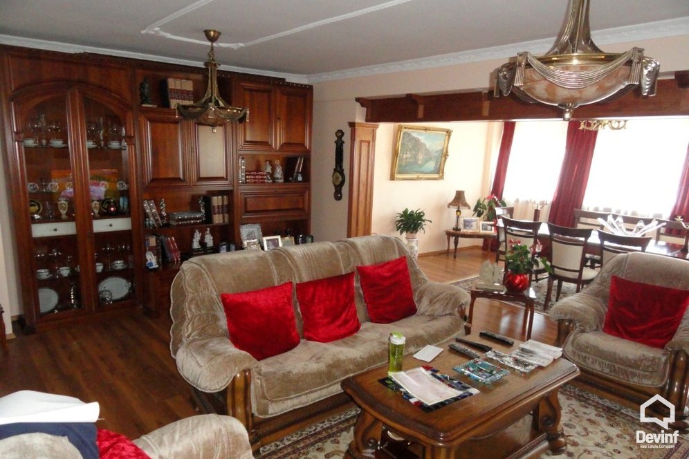 Tirane Qera Apartament 3+1+G Apartament dubleks ne zonen e Bllokut apartament