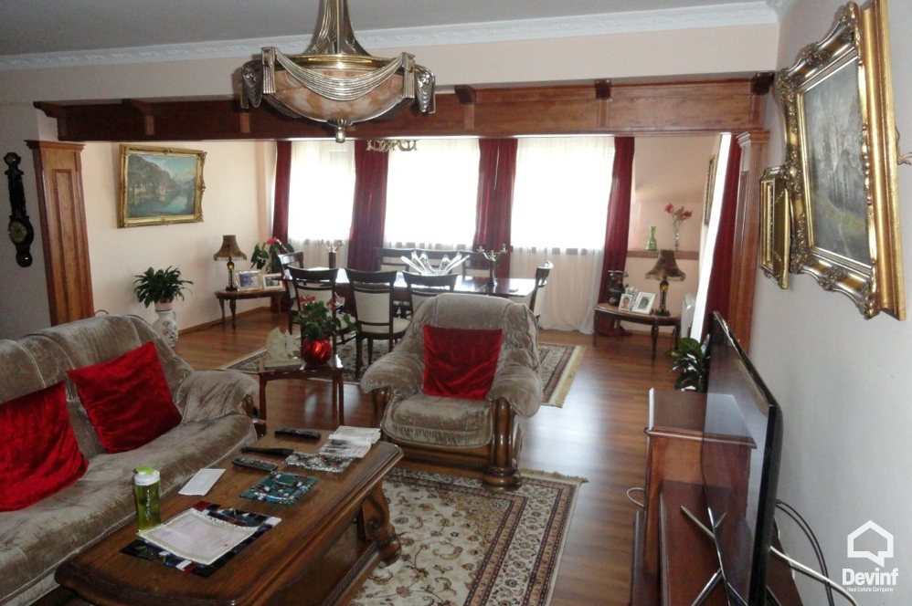 Tirane Qera Apartament 3+1+G Apartament dubleks ne zonen e Bllokut apartament