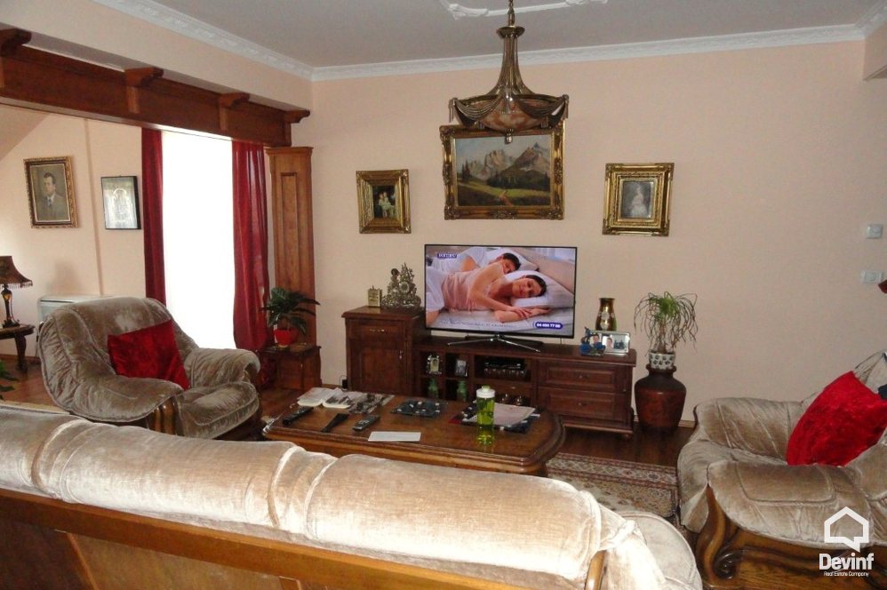 Tirane Qera Apartament 3+1+G Apartament dubleks ne zonen e Bllokut apartament