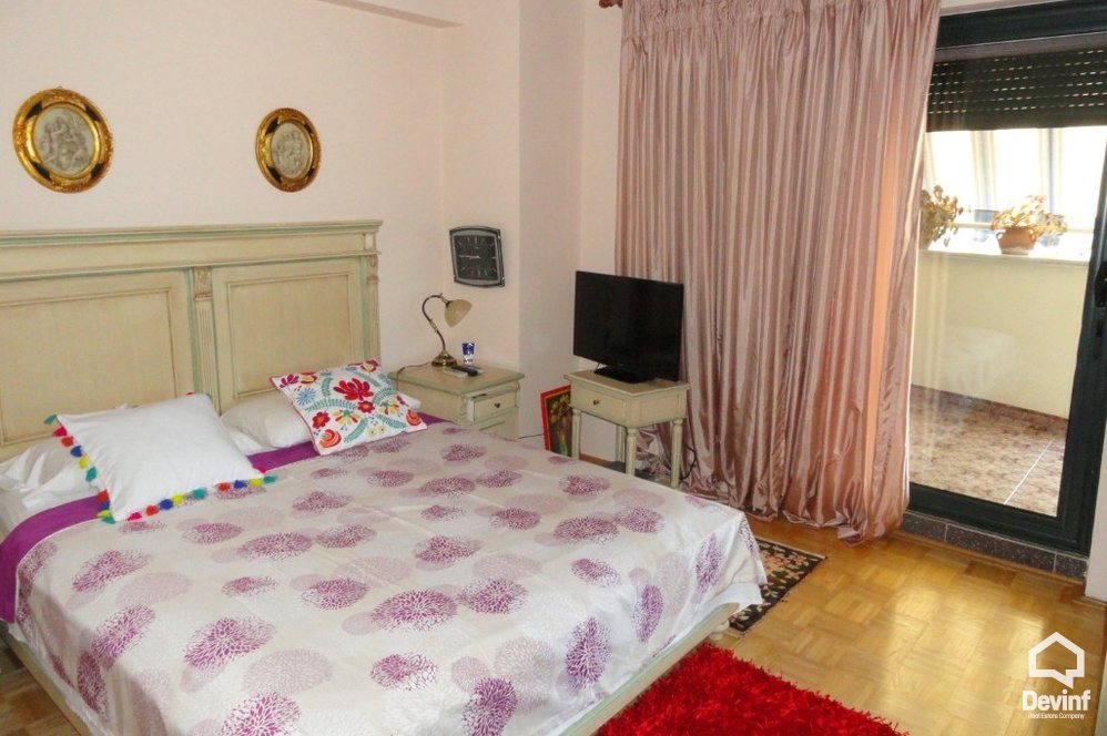 Tirane Qera Apartament 3+1+G Apartament dubleks ne zonen e Bllokut apartament