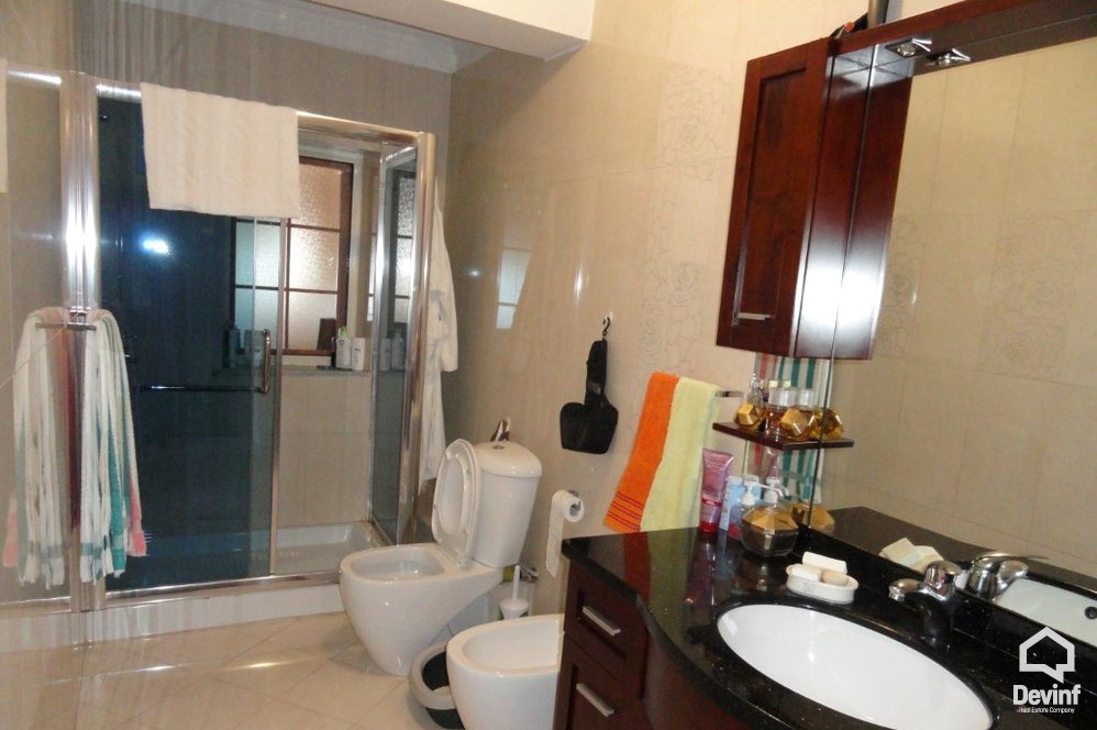 Tirane Qera Apartament 3+1+G Apartament dubleks ne zonen e Bllokut apartament