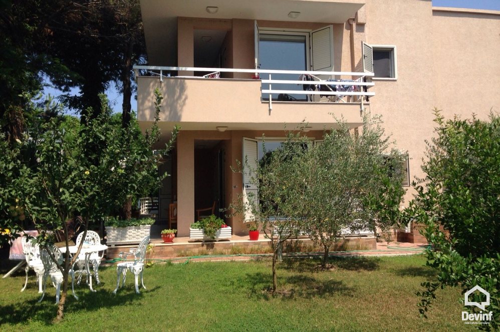 Durres Shitje Vile 4+1+G Vile e ndodhur ne Gjirin e Lalezit bregdet kompleks rezidencial