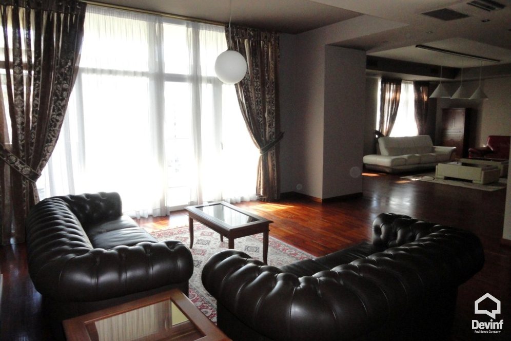 Tirane Qera Apartament  Apartament ne zonen e Bllokut apartament