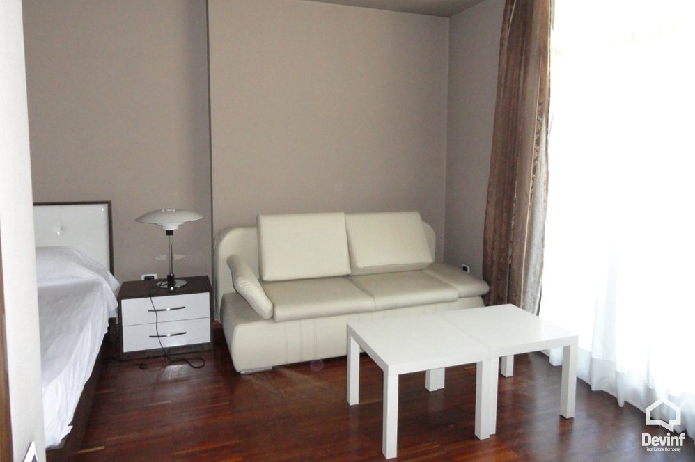 Tirane Qera Apartament  Apartament ne zonen e Bllokut apartament