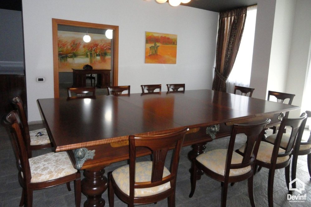 Tirane Qera Apartament  Apartament ne zonen e Bllokut apartament