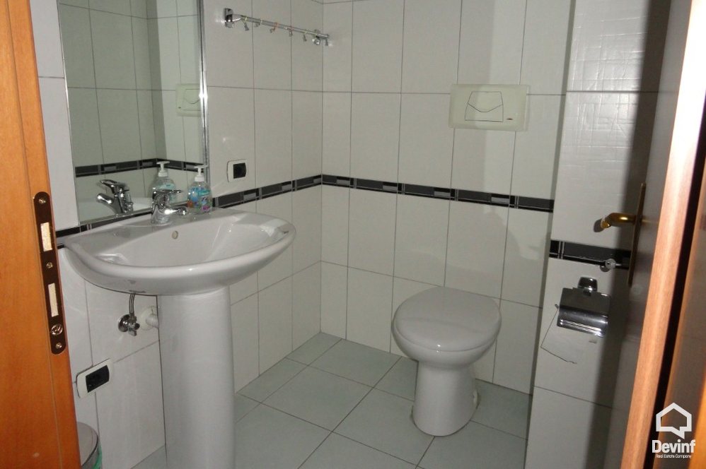Tirane Qera Apartament  Apartament ne zonen e Bllokut apartament