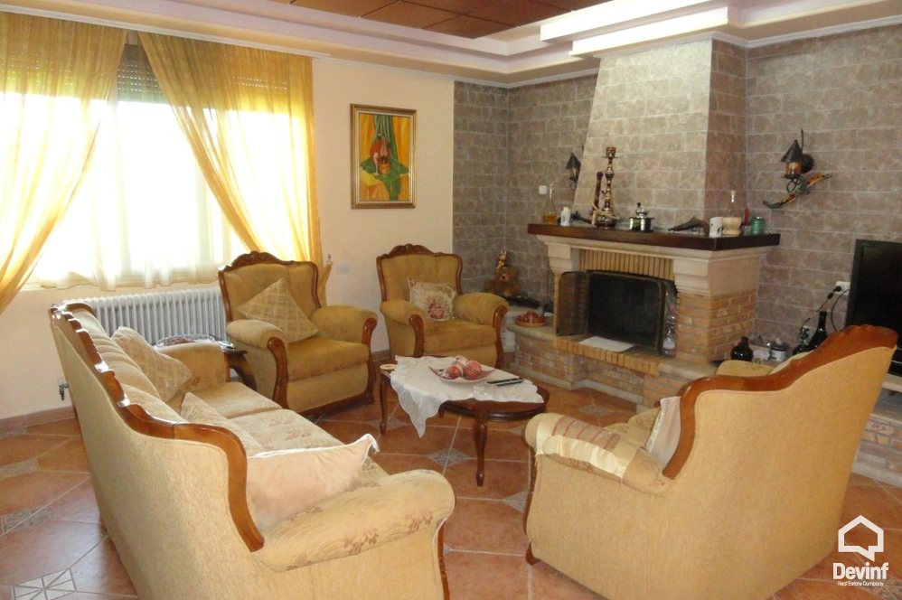 Tirane Qera Vile  Vile ne zonen e Farkes Zyre