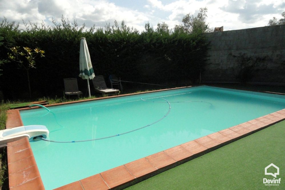 Tirane Qera Vile  Vile ne zonen e Farkes Zyre