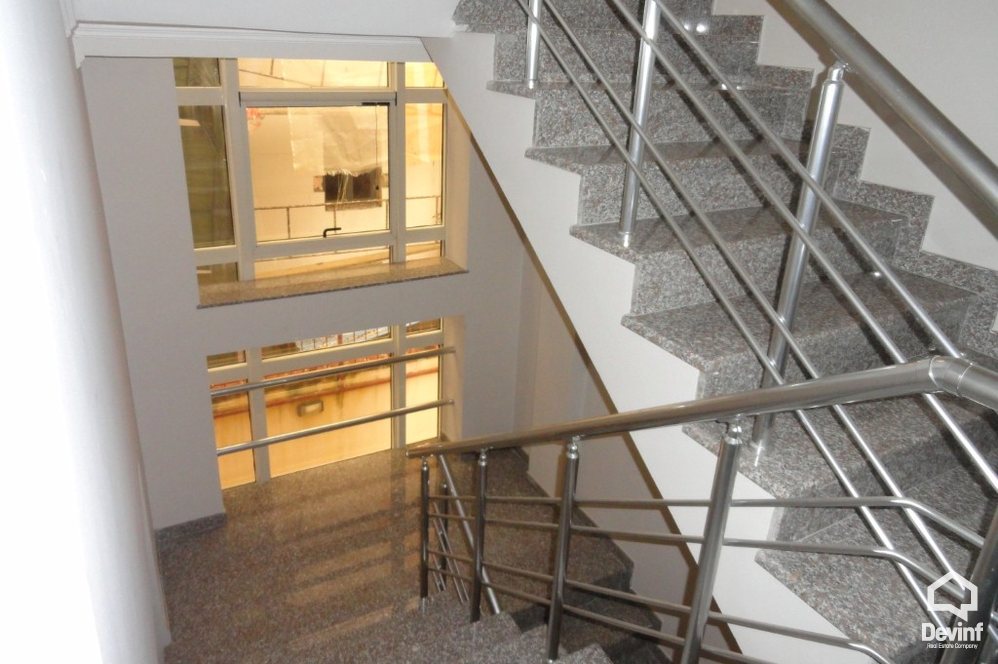Tirane Shitje Vile Me shume se 4 dhoma Vile ne zonen e Selites apartament