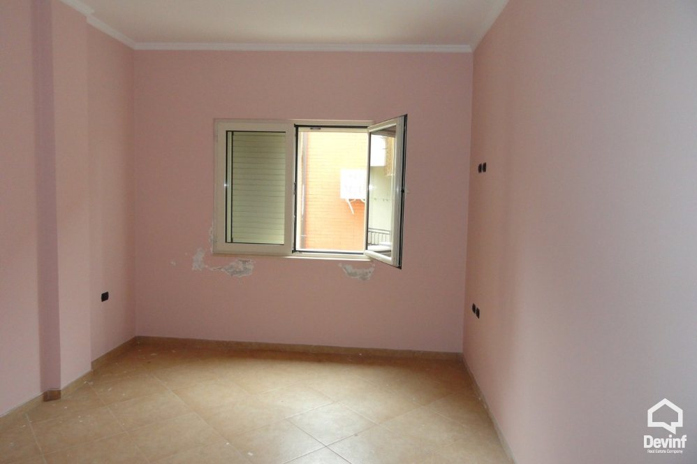 Tirane Shitje Vile Me shume se 4 dhoma Vile ne zonen e Selites apartament