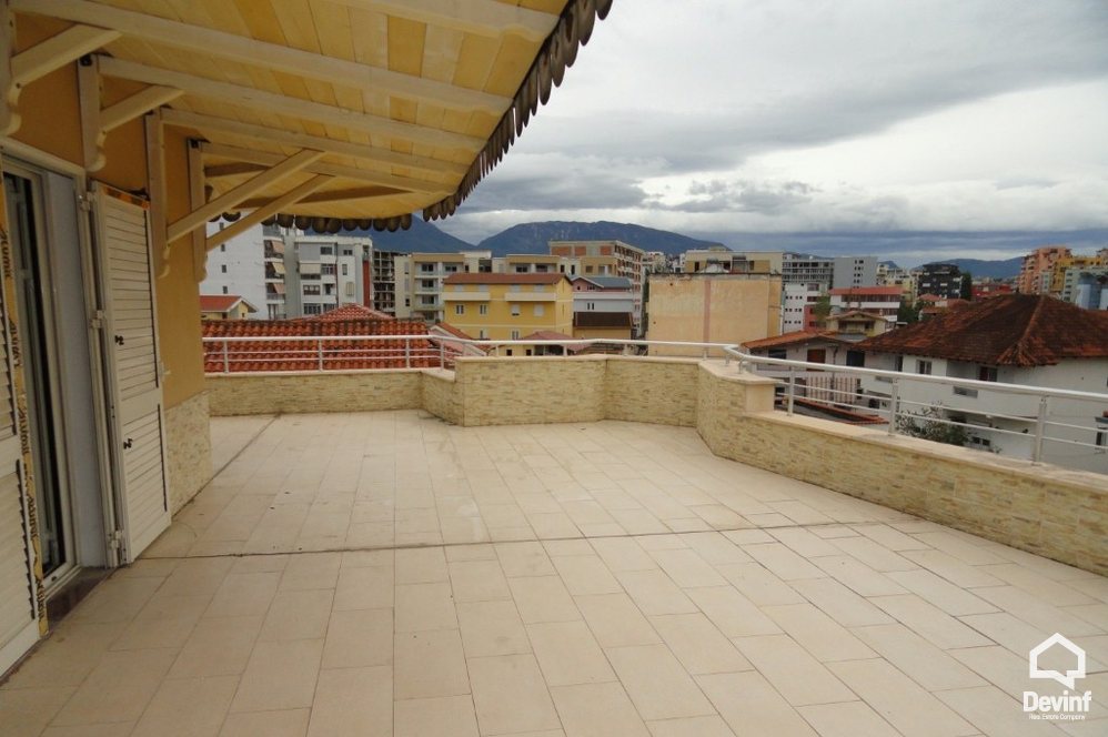 Tirane Shitje Vile Me shume se 4 dhoma Vile ne zonen e Selites apartament