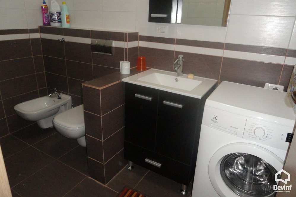 Tirane Qera Apartament 2+1+A Apartament ne Rr. Barrikadave apartament