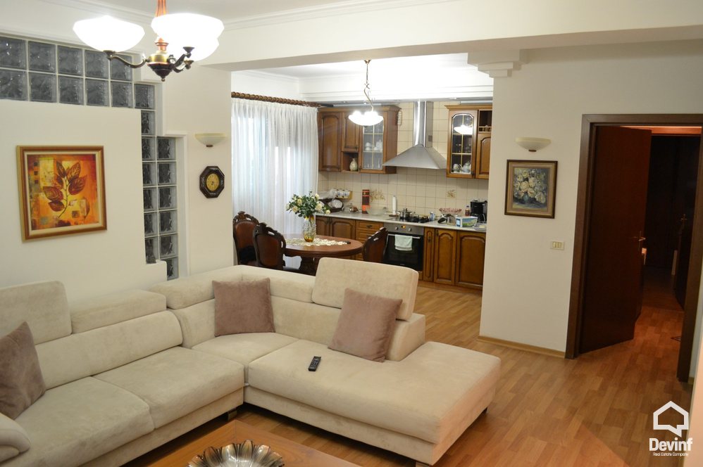 Tirane Shitje Apartament 2+1+A Ne zonen e ish Bllokut apartament