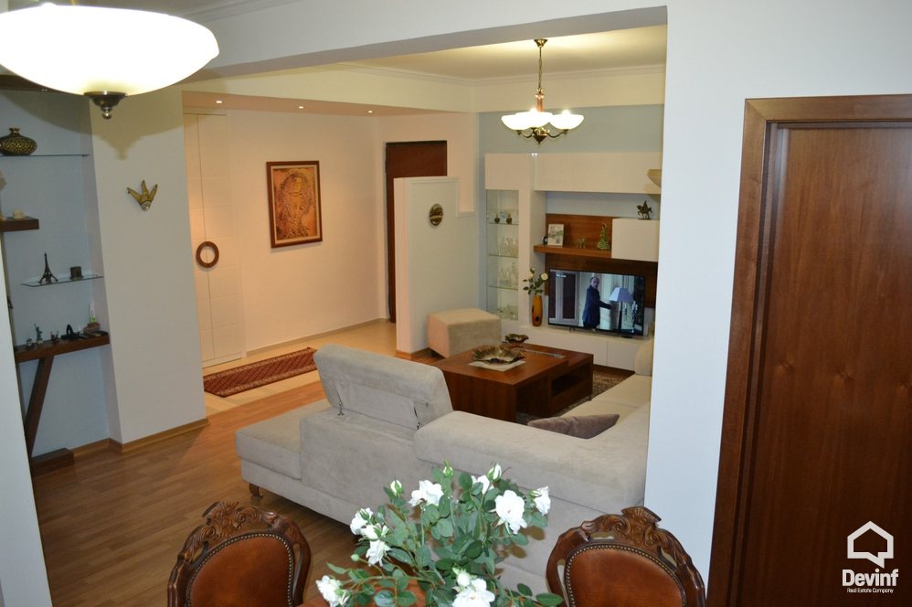 Tirane Shitje Apartament 2+1+A Ne zonen e ish Bllokut apartament
