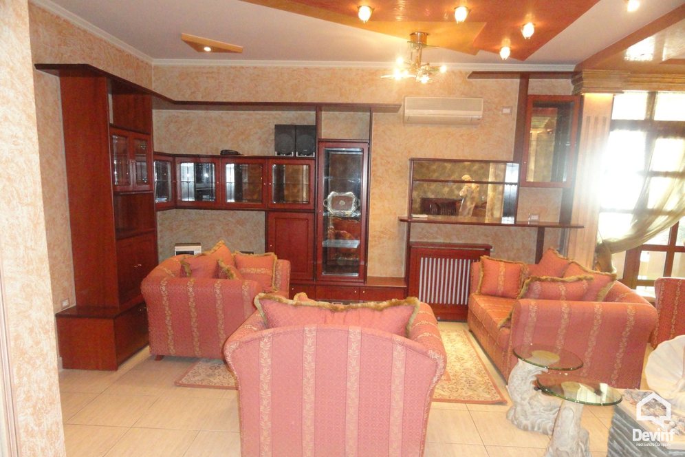 Me Qera Apartament 4+1+A Apartament ne zonen e Bllokut Tirane