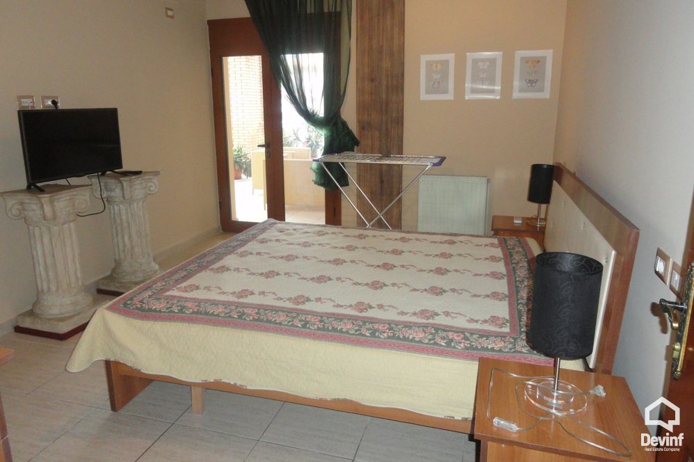 Tirane Qera Apartament 4+1+A Apartament ne zonen e Bllokut apartament