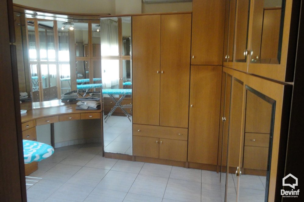 Tirane Qera Apartament 4+1+A Apartament ne zonen e Bllokut apartament