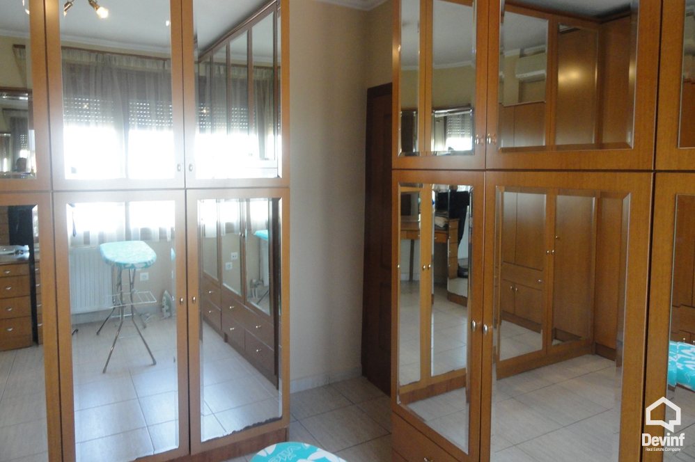 Tirane Qera Apartament 4+1+A Apartament ne zonen e Bllokut apartament