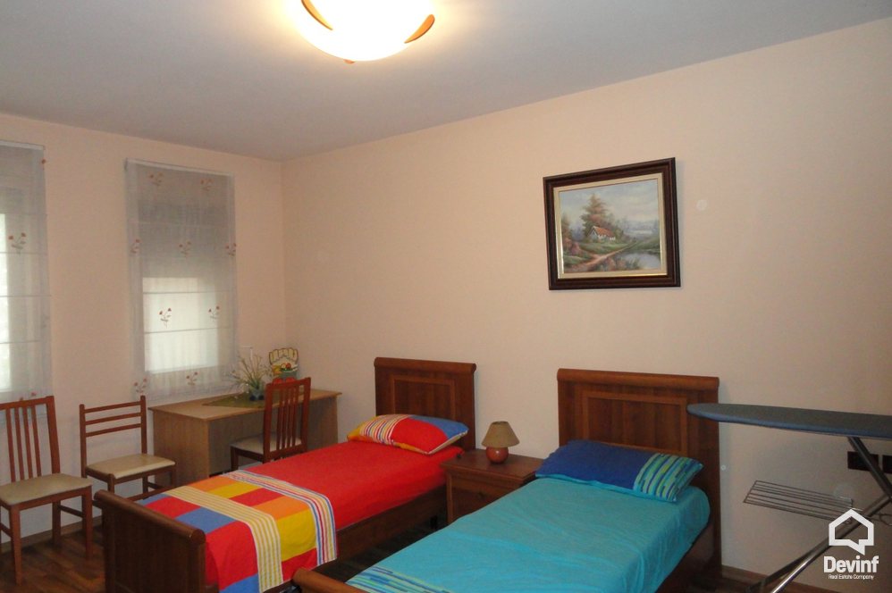 Tirane Qera Apartament 2+1+A Apartament ne zonen e Bllokut apartament