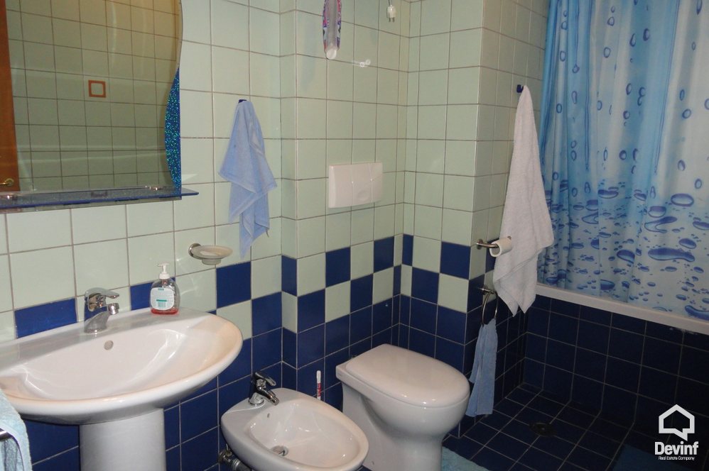 Tirane Qera Apartament 2+1+A Apartament ne zonen e Bllokut apartament