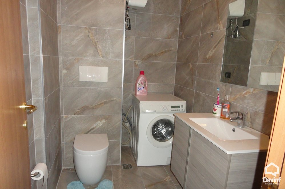 Tirane Qera Apartament 2+1+A Apartament ne zonen e Bllokut apartament