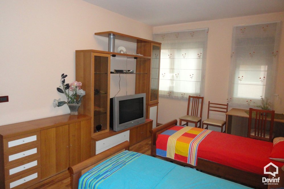 Tirane Qera Apartament 2+1+A Apartament ne zonen e Bllokut apartament
