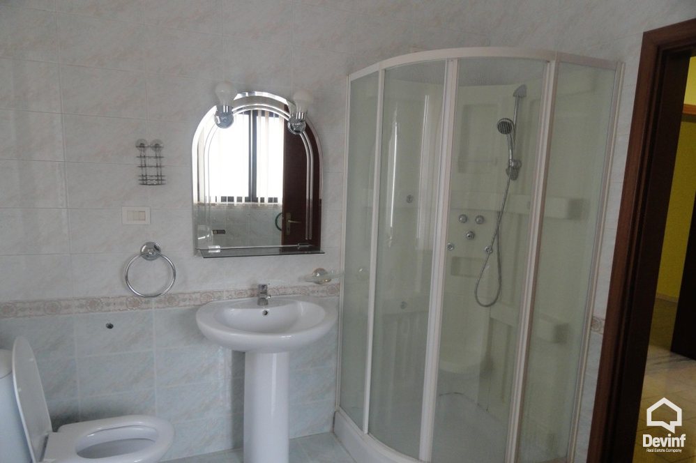 Tirane For Sale Villa Me shume se 4 dhoma Villa situated in the residential area of Football Club Dinamo 