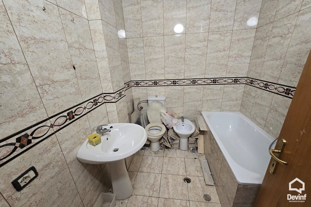 Tirane For Rent Office 3+1 Office in Str. Myslym Shyri Office studio ligjore