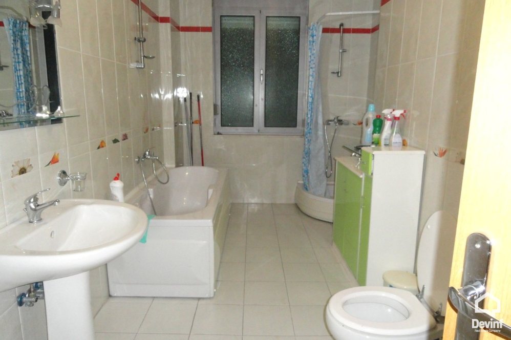 Tirane Qera Apartament 2+1+A Apartament ne Rr. Durresit apartament