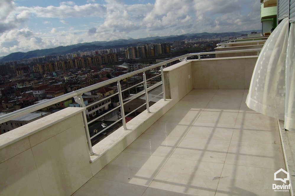 Tirane Qera Apartament 2+1+A Apartament ne Rr. Durresit apartament