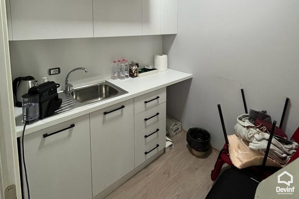 Tirane For Rent Office 2+1+A Muhamet Gjollesha Street  Apartment Office klinike dentare