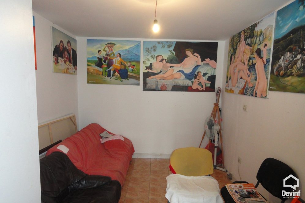 Tirane Shitje Dyqan  Rruga e Kavajes, prane Bllokut te Ambasadave apartament