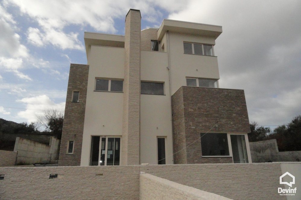 Tirane Qera Vile  Vile ne zonen e Liqenit te Tiranes apartament