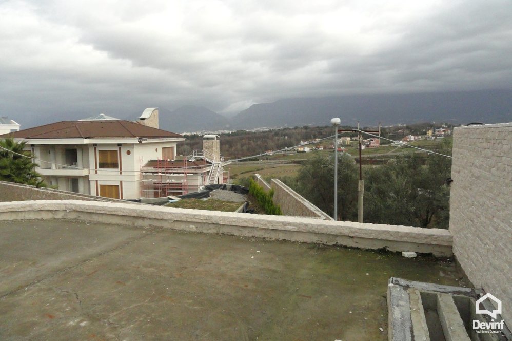 Tirane Qera Vile  Vile ne zonen e Liqenit te Tiranes apartament