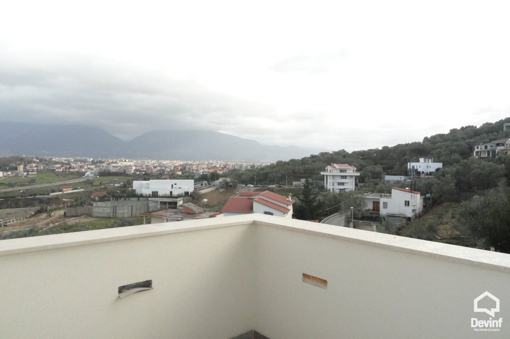 Tirane Qera Vile  Vile ne zonen e Liqenit te Tiranes apartament