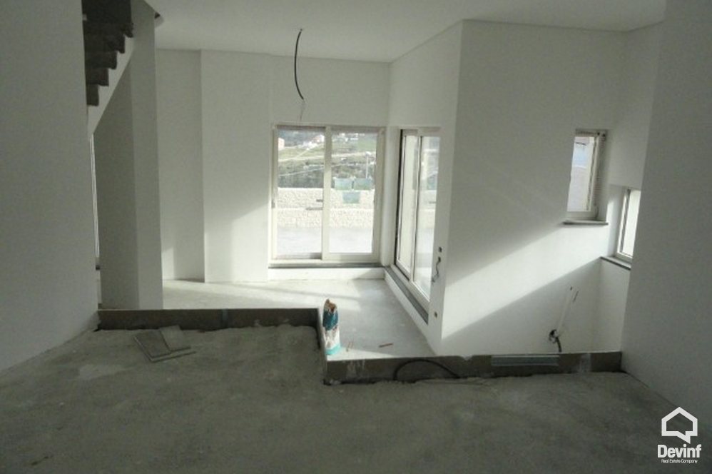 Tirane Shitje Vile  Vile ne zonen e Liqenit te Tiranes apartament