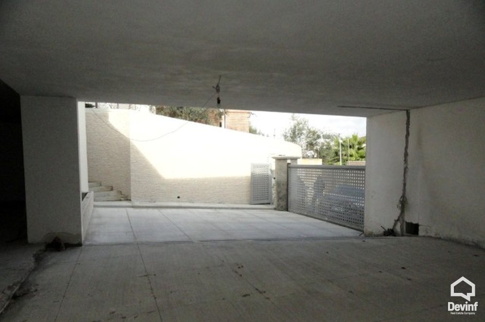 Tirane Shitje Vile  Vile ne zonen e Liqenit te Tiranes apartament