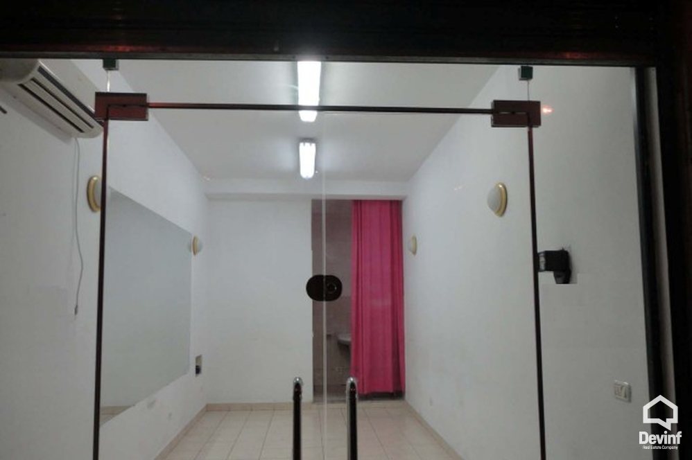 Tirane Shitje Dyqan  Bulevardi Gjergj Fishta, prane ish Ekspozites Shqiperia Sot magazine