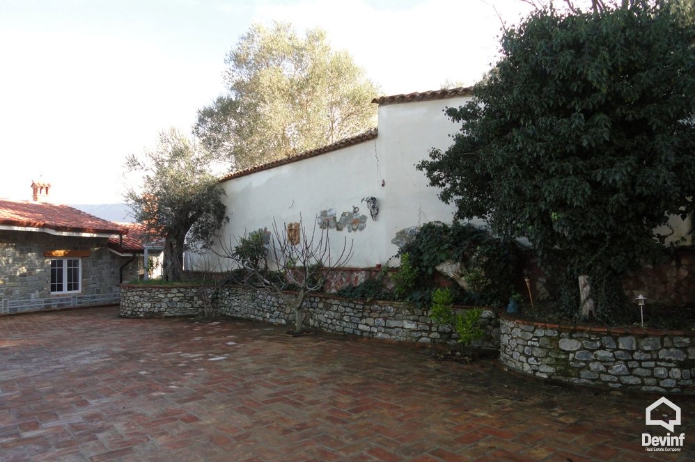 Tirane For Sale Bar-Restaurant  Petrele 