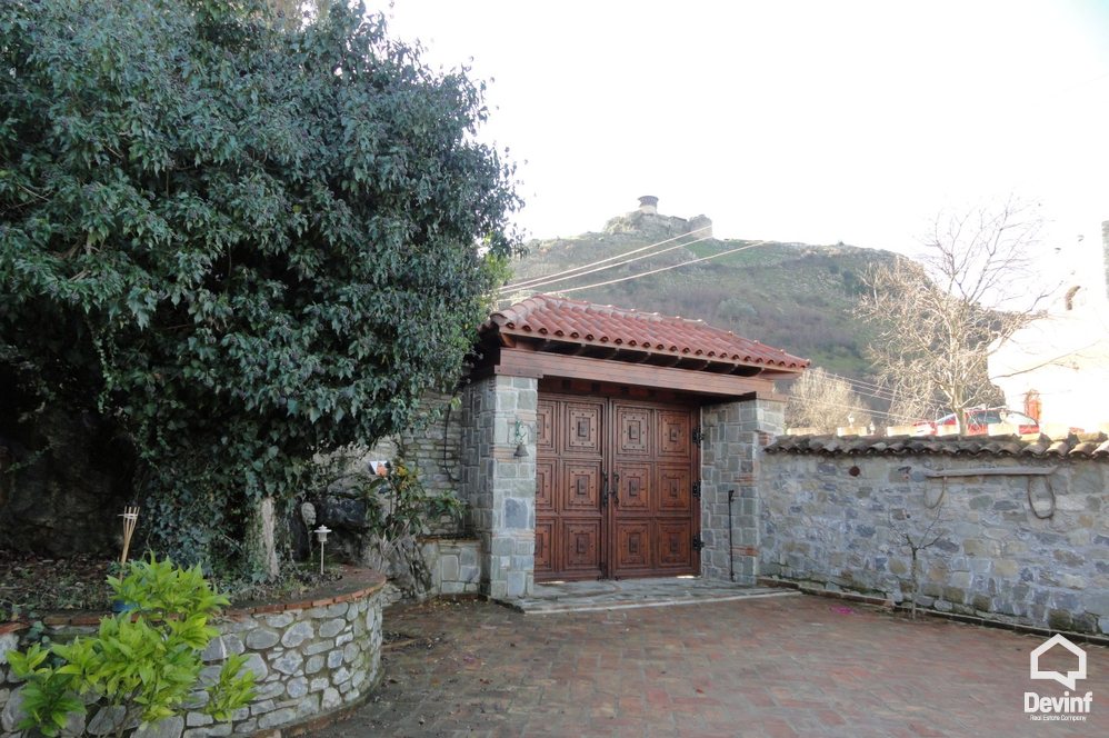 Tirane For Sale Bar-Restaurant  Petrele 
